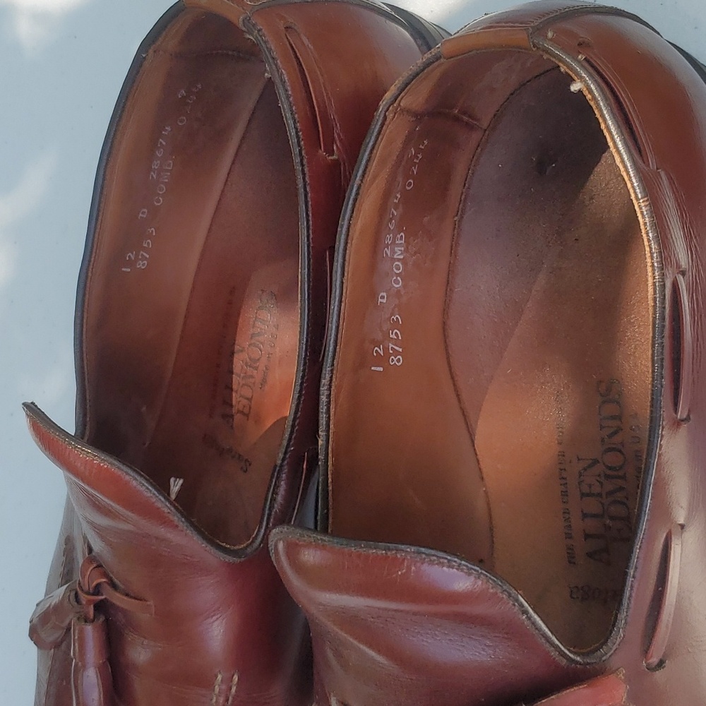 Shoes - Picture 3 of 4